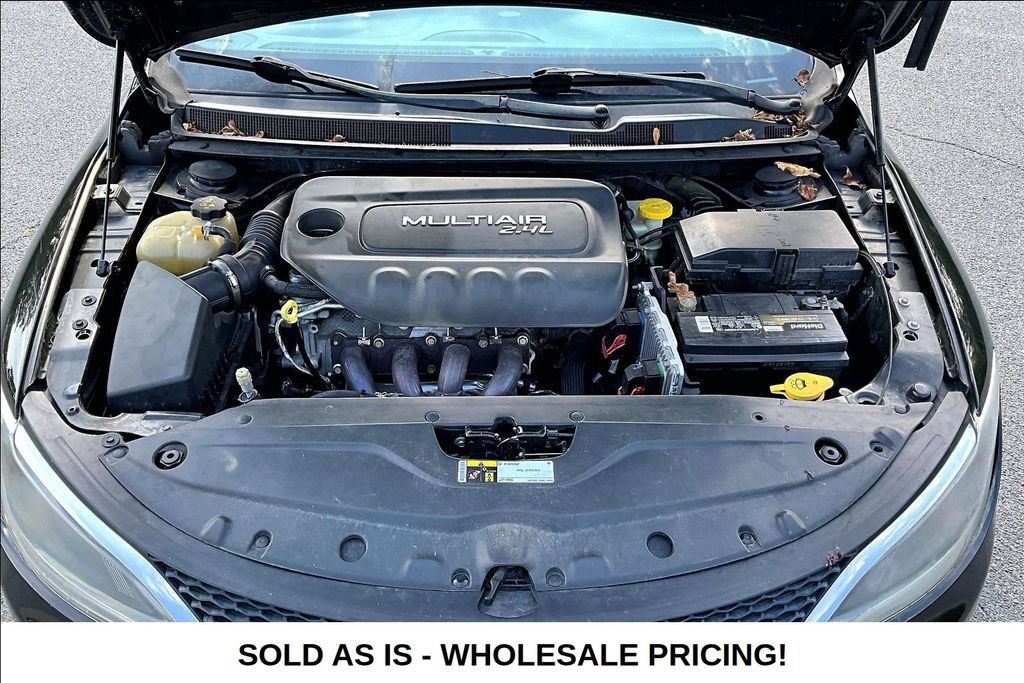 Used 2015 Chrysler 200 Limited FWD image 26