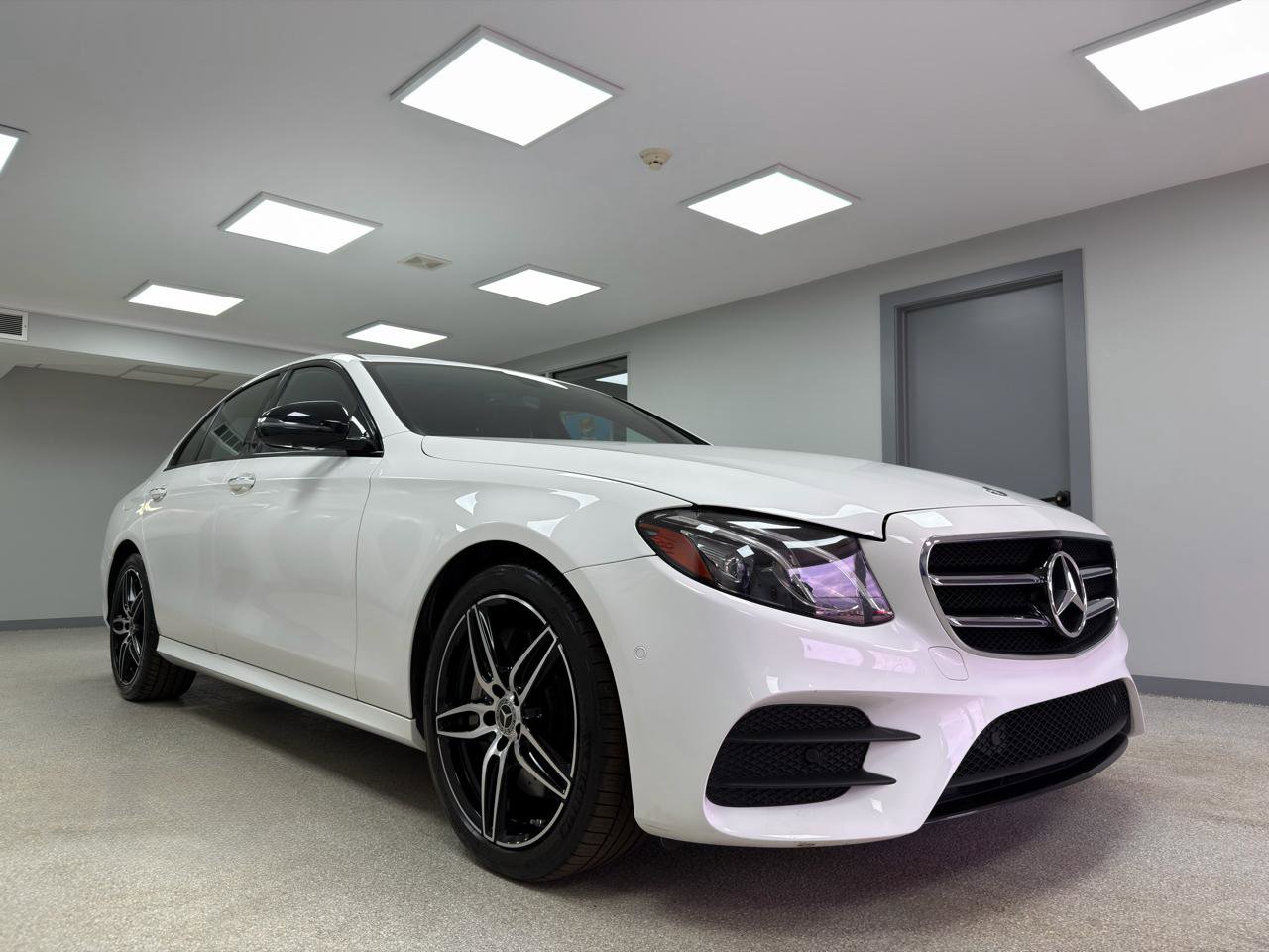 Used 2020 Mercedes-Benz E 350 E 350 4MATIC Sedan w/ Parking Assistance Package image 4