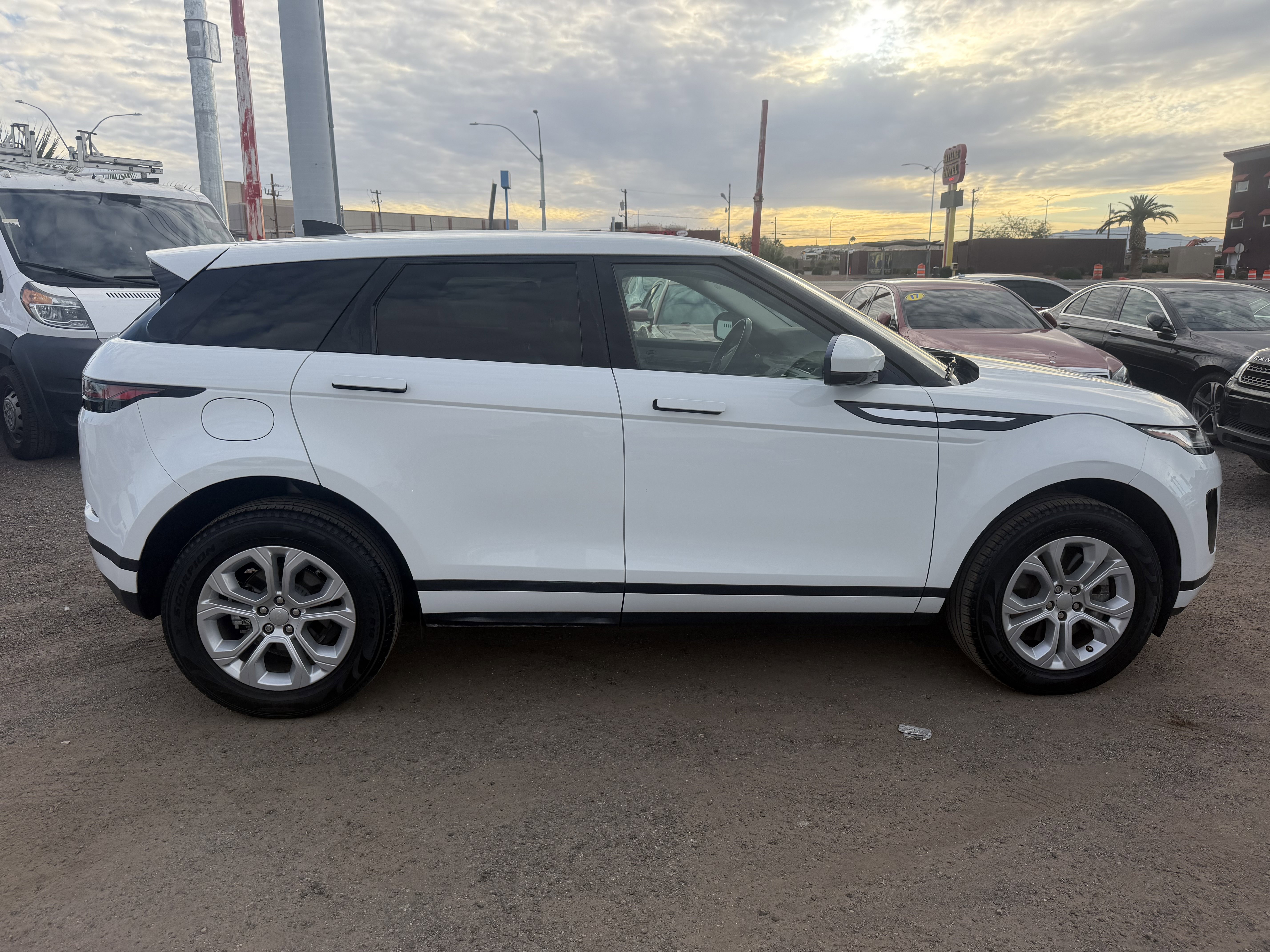 Used 2020 Land Rover Range Rover Evoque S AWD/4WD image 4