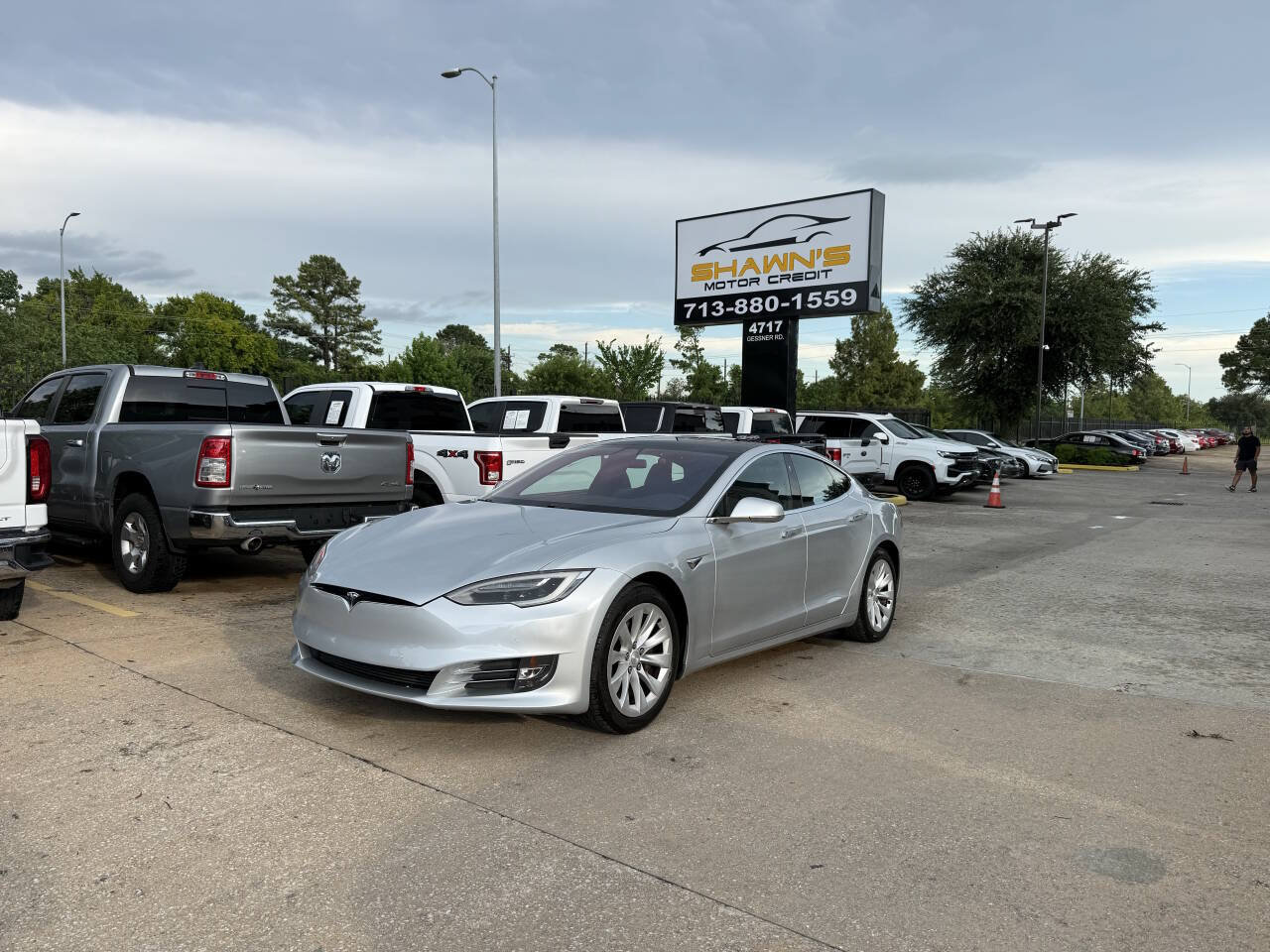 Used 2017 Tesla Model S 60 RWD image 3