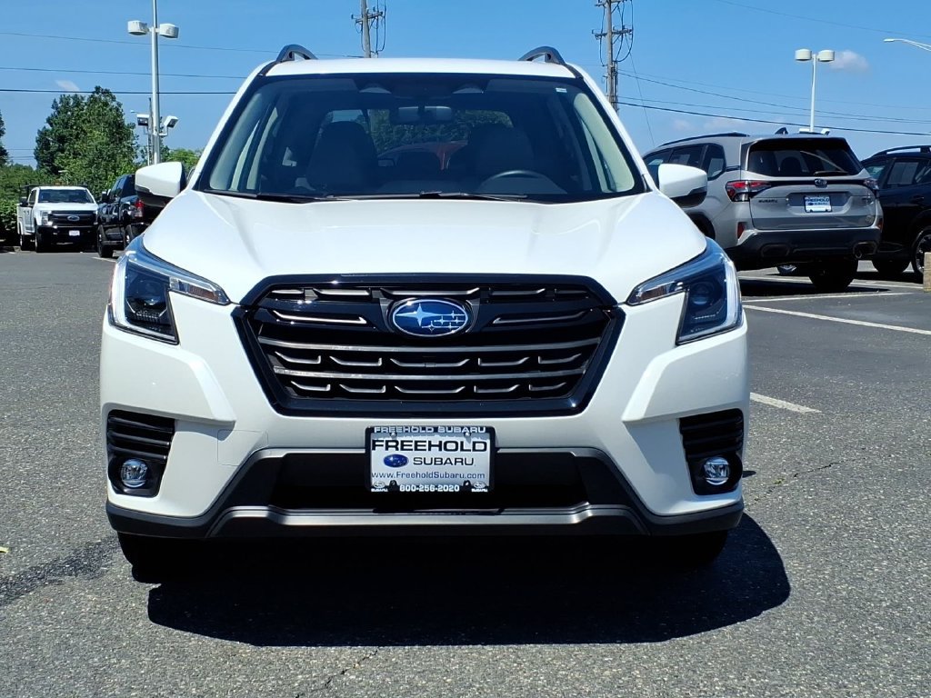 Used 2024 Subaru Forester Limited AWD/4WD image 2