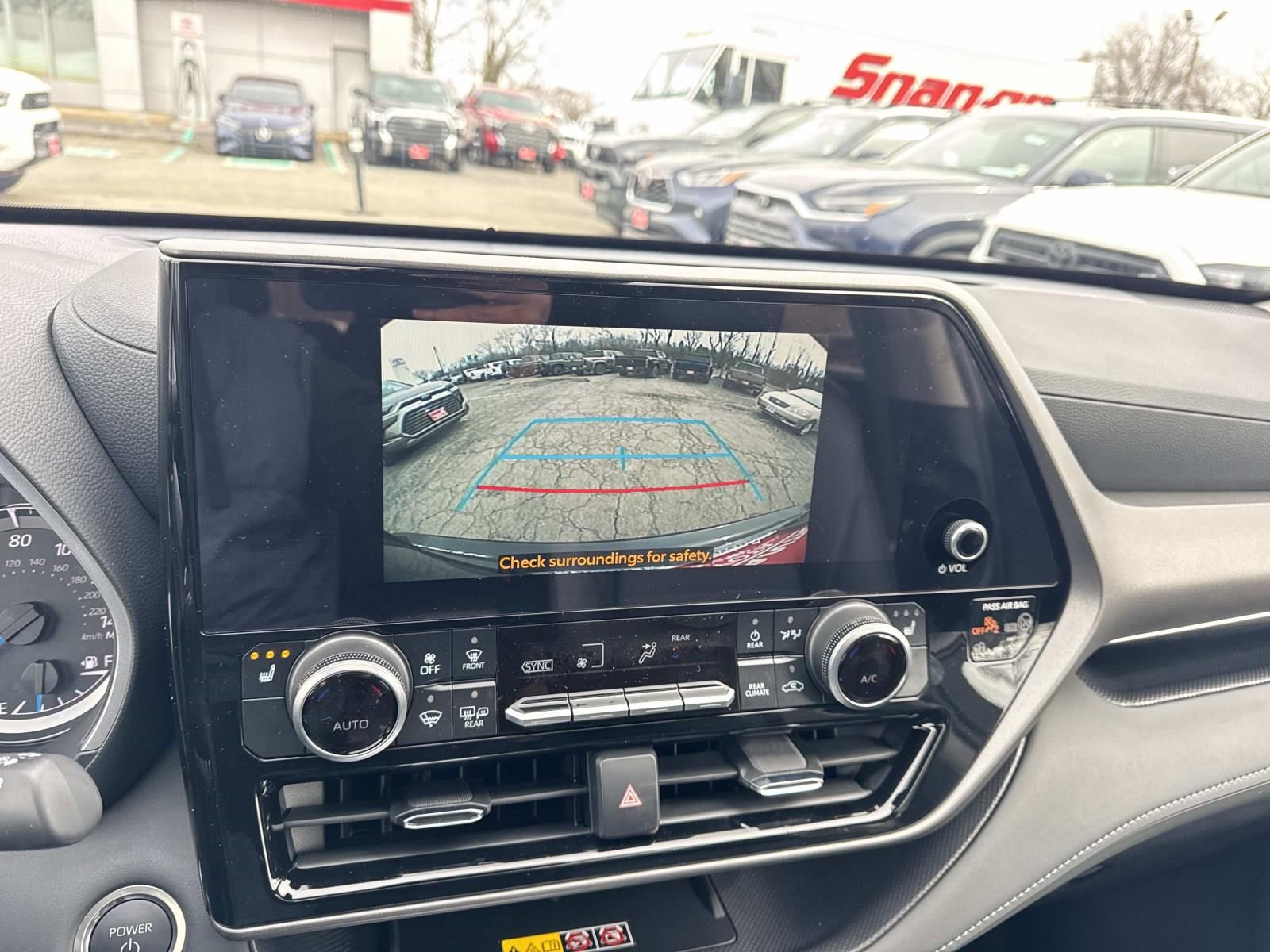 New 2026 Toyota Highlander XLE image 16