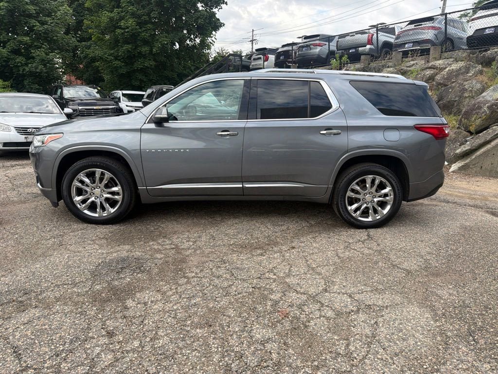Used 2021 Chevrolet Traverse High Country w/ LPO, Floor Liner Package AWD/4WD image 3
