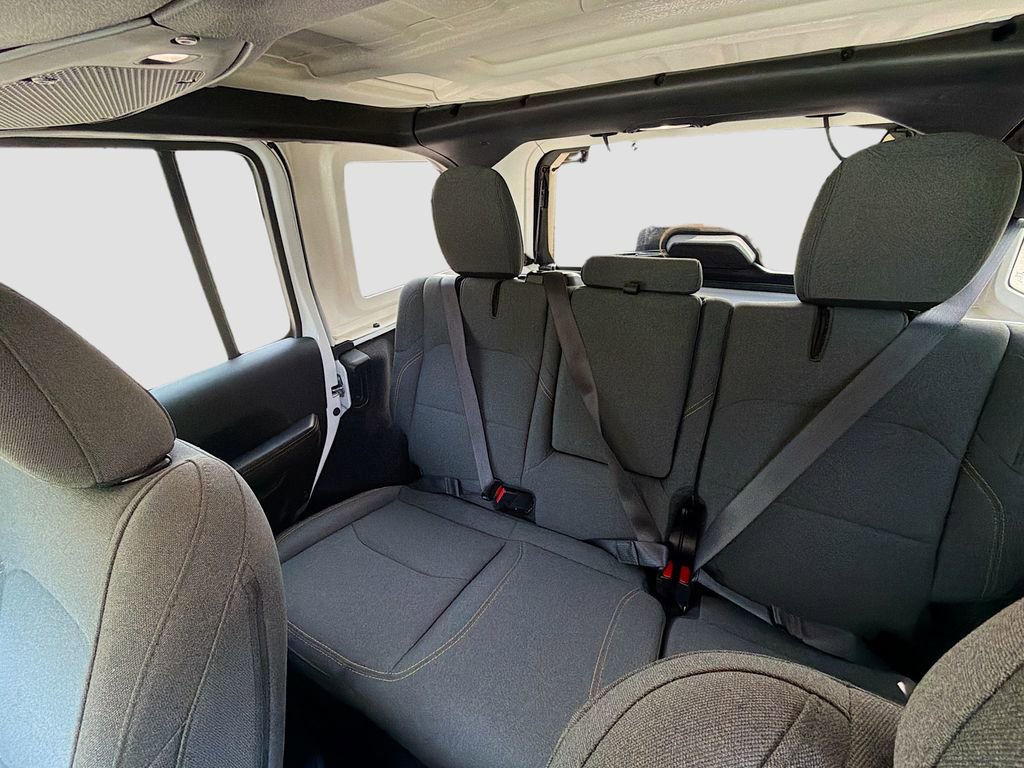 Used 2025 Jeep Wrangler Unlimited Sahara image 29