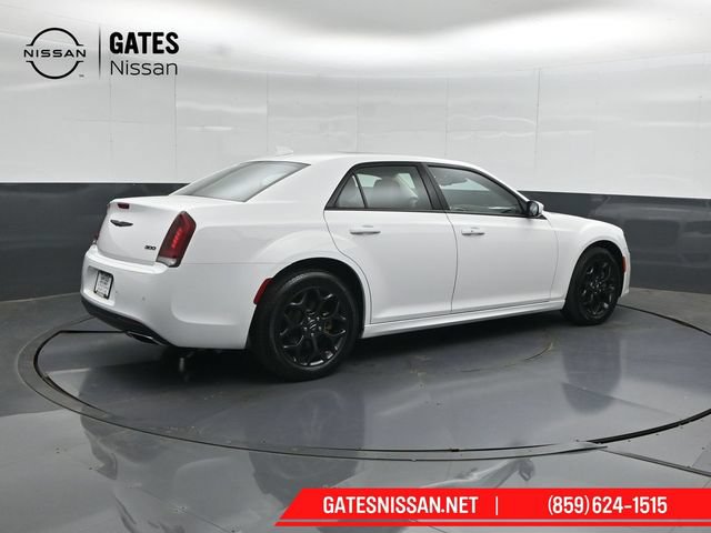 Used 2022 Chrysler 300 Touring L w/ Popular Equipment Group AWD/4WD image 2