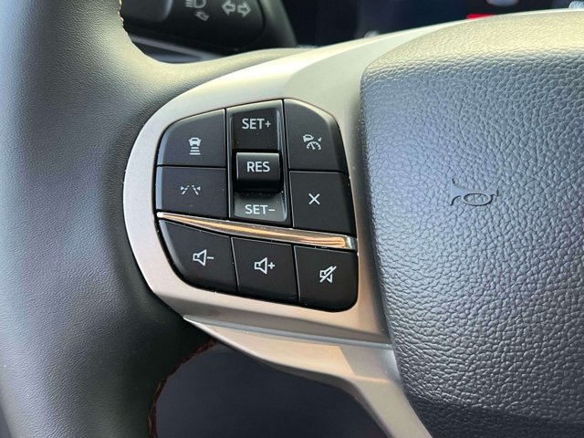 Used 2026 Ford Explorer Active AWD/4WD image 25