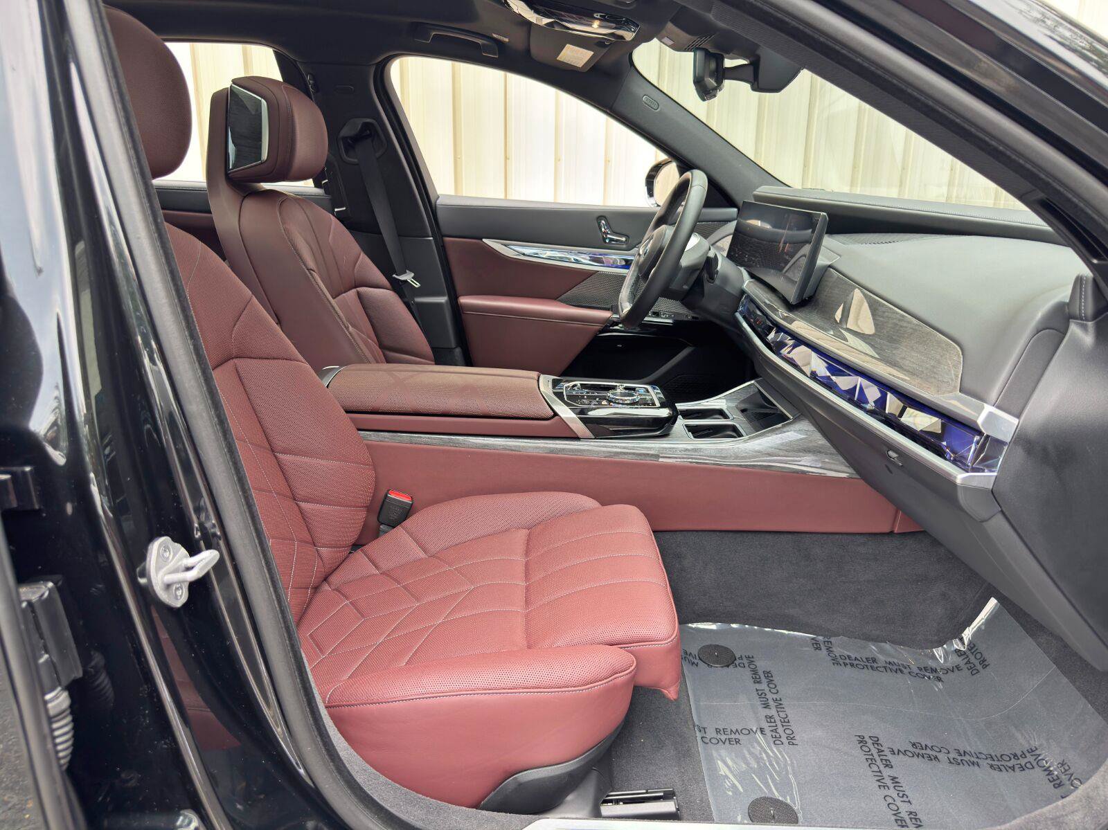 Used 2023 BMW i7 xDrive60 AWD/4WD image 15