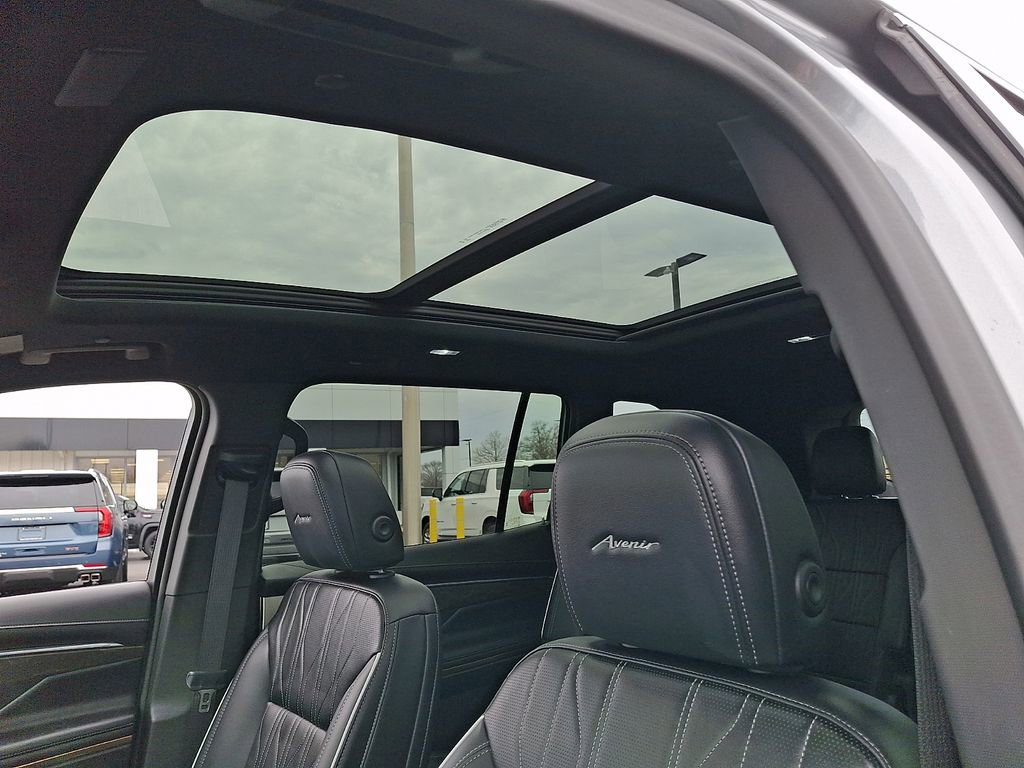 Used 2025 Buick Enclave Avenir w/ Super Cruise Package image 14