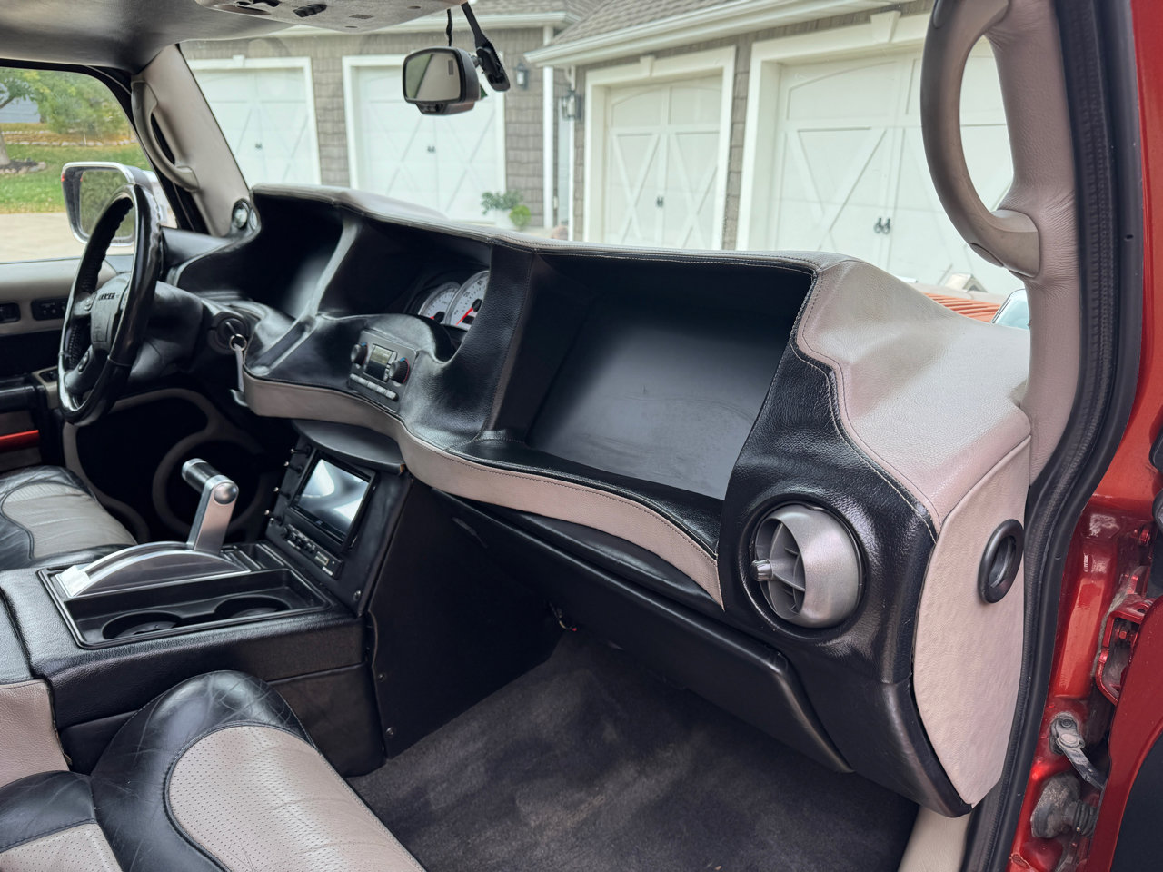 Used 2003 HUMMER H2 w/ Preferred Equipment Group image 28