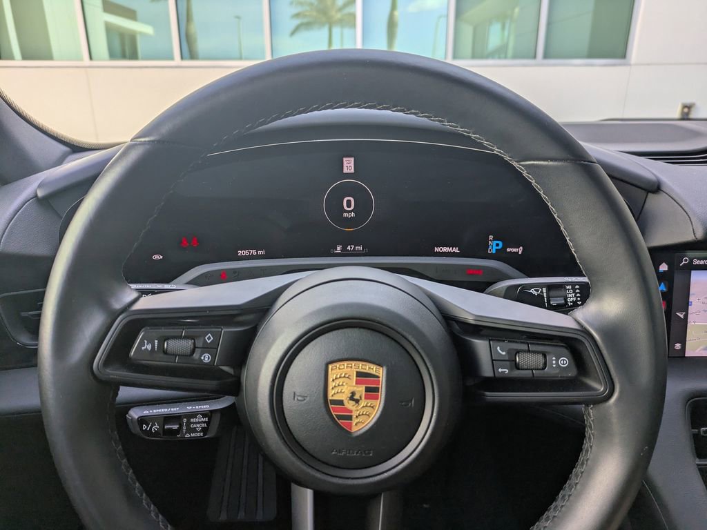 Used 2021 Porsche Taycan image 25