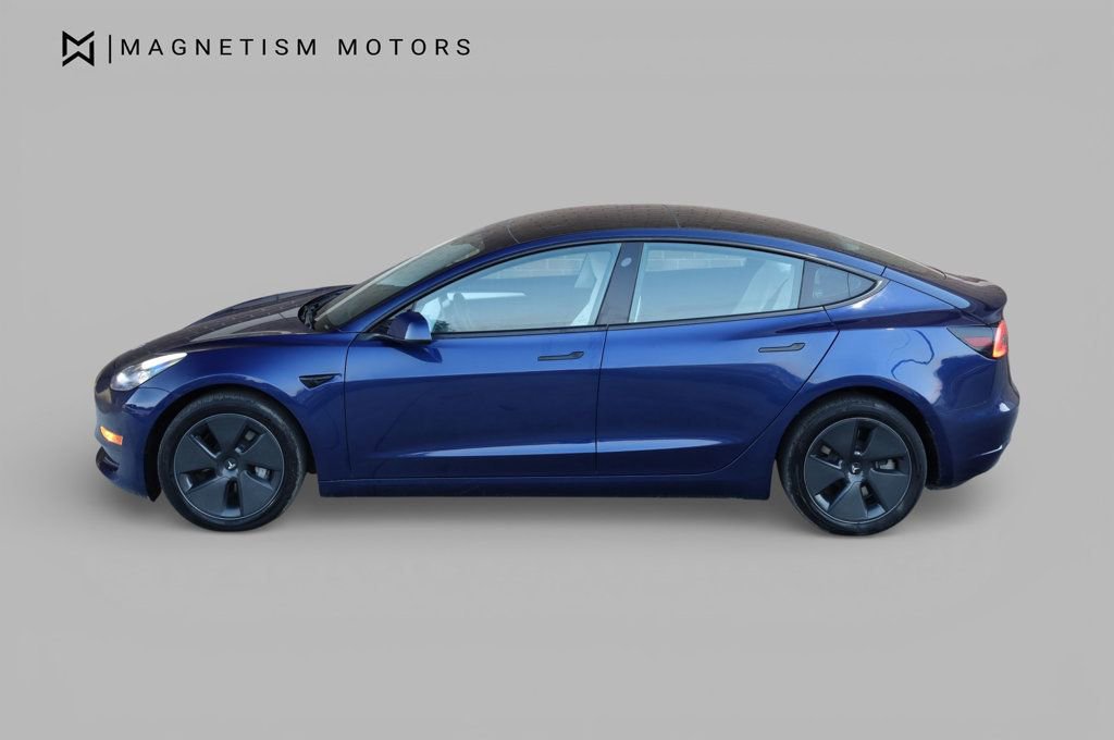 Used 2023 Tesla Model 3 Standard Range image 3
