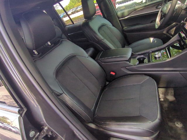 New 2026 Jeep Grand Cherokee Altitude RWD image 37