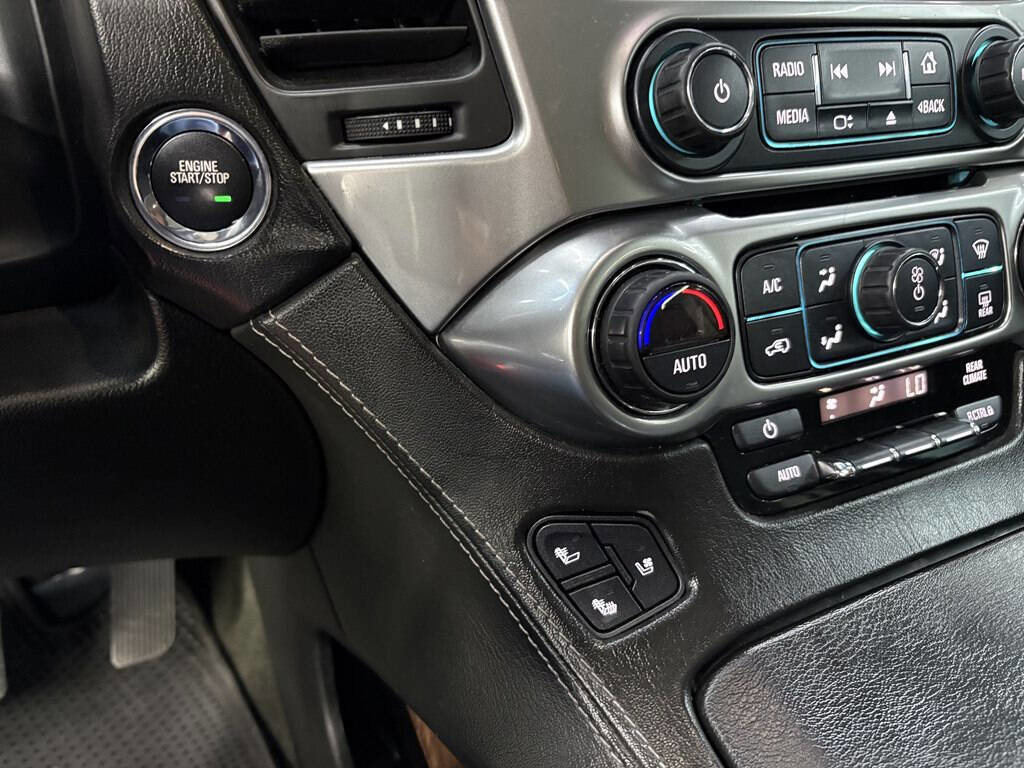 Used 2018 Chevrolet Suburban Premier image 21