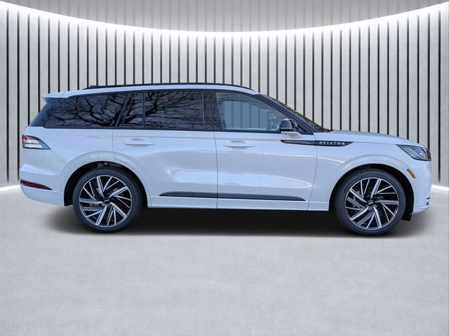 New 2026 Lincoln Aviator Black Label w/ Jet Appearance Package image 2