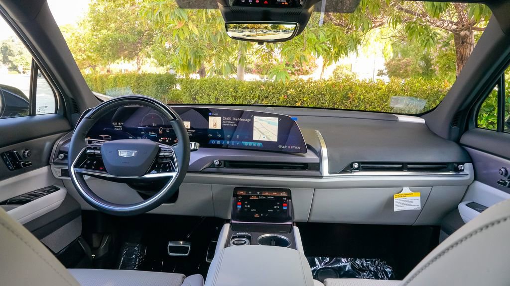 Used 2026 Cadillac Vistiq Luxury image 13
