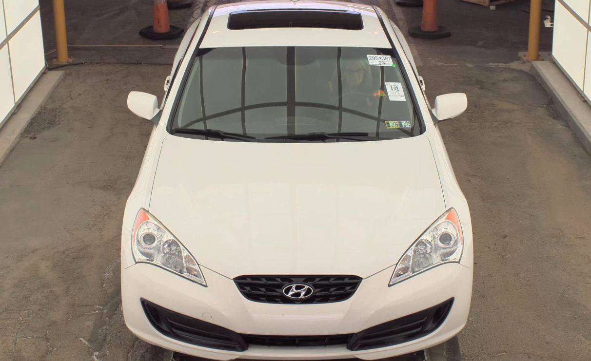 Used 2012 Hyundai Genesis 2.0T RWD image 2