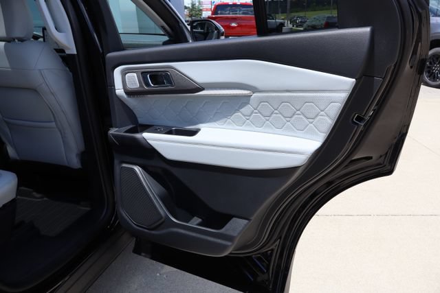 New 2026 Ford Explorer Platinum w/ LUX Leather Package AWD/4WD image 32