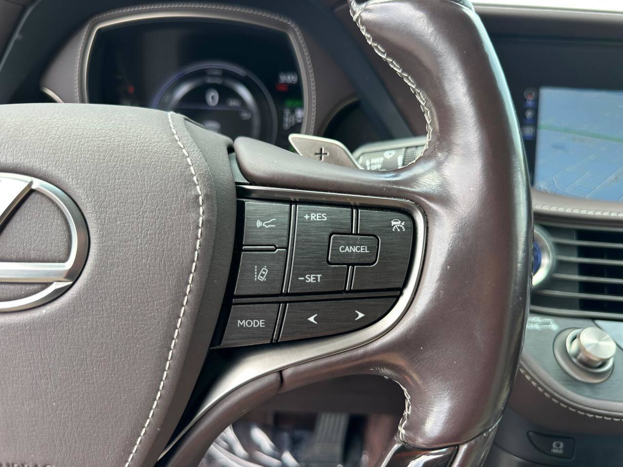 Used 2018 Lexus LS 500h AWD w/ Luxury Package image 49