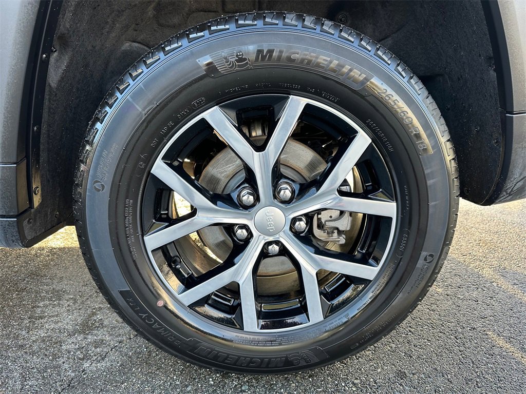 Used 2024 Jeep Grand Cherokee Limited image 10