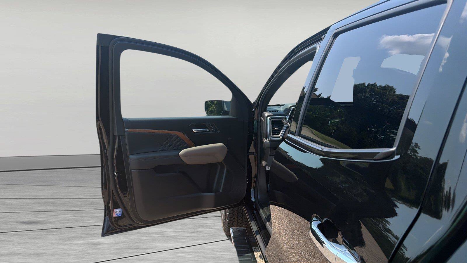 New 2026 GMC Canyon Denali AWD/4WD image 15