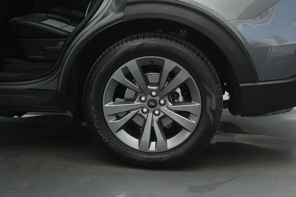 Certified 2023 Ford Explorer XLT w/ Equipment Group 202A RWD image 21