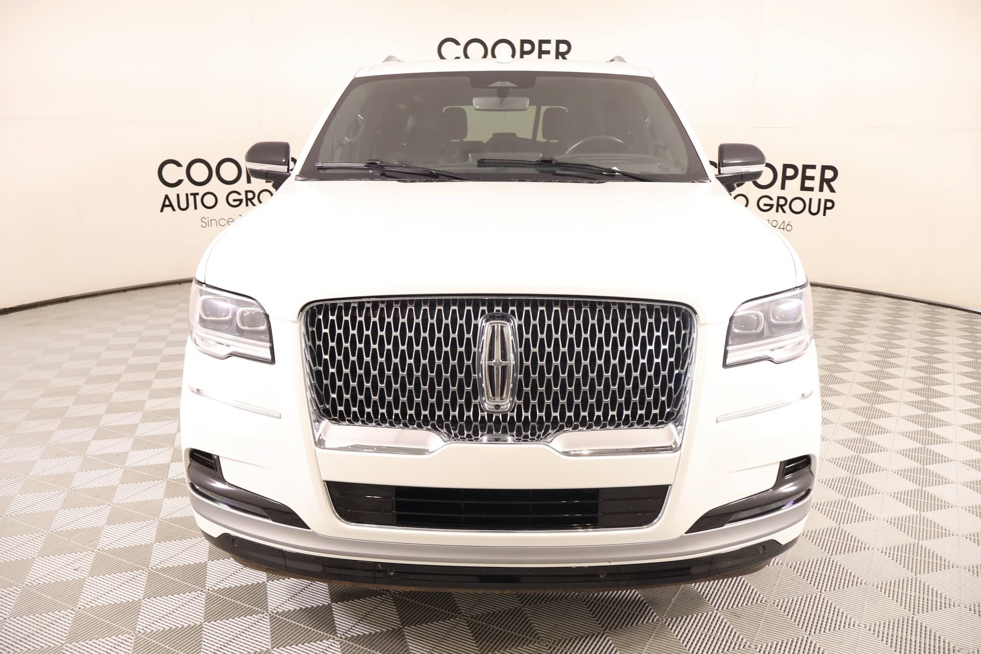 Used 2022 Lincoln Navigator Reserve AWD/4WD image 9