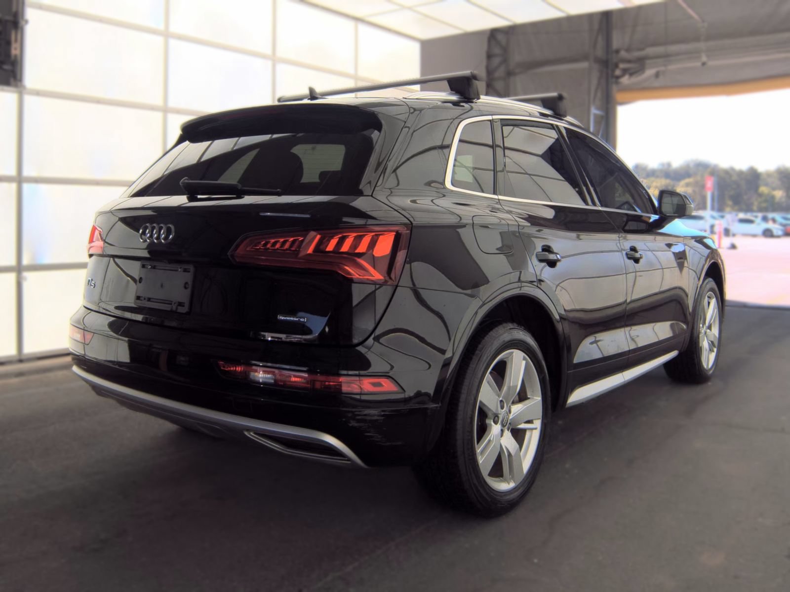 Used 2019 Audi Q5 2.0T Premium w/ Convenience Package AWD/4WD image 3