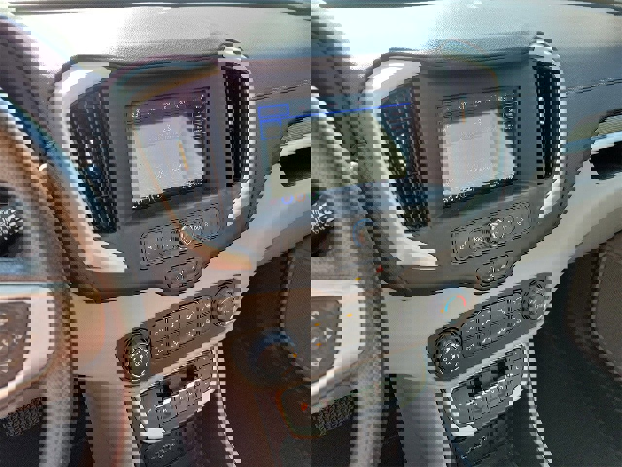 Used 2023 GMC Terrain SLE image 22