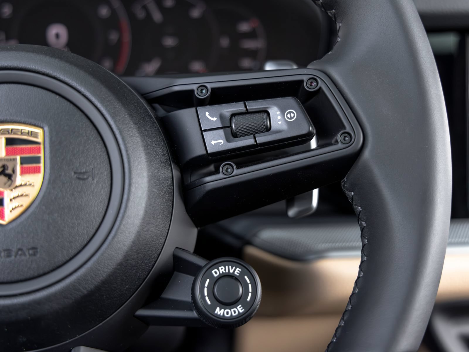 New 2026 Porsche Cayenne Coupe AWD/4WD image 31