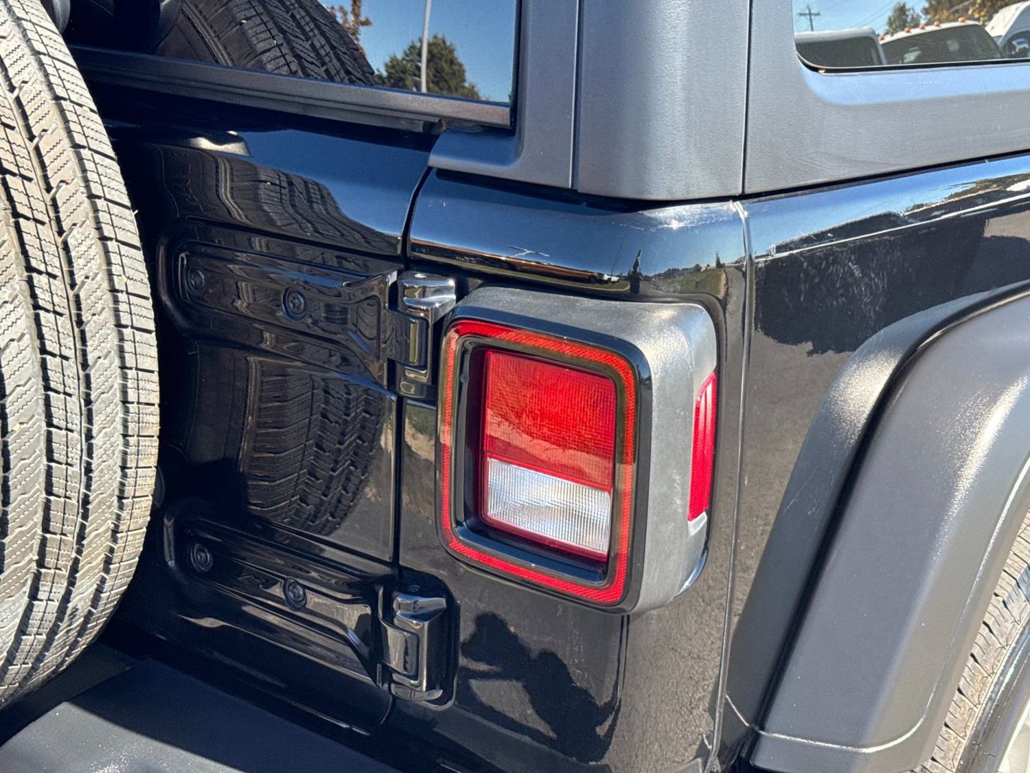 Used 2022 Jeep Wrangler Sport AWD/4WD image 15