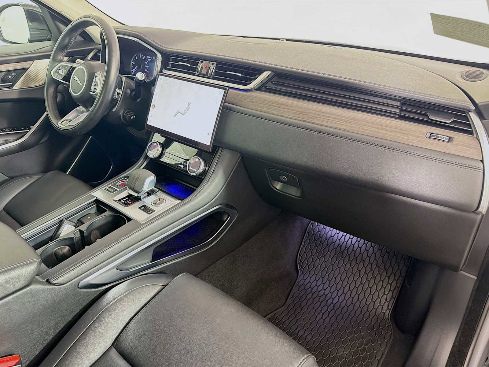 Used 2021 Jaguar F-PACE AWD/4WD image 30