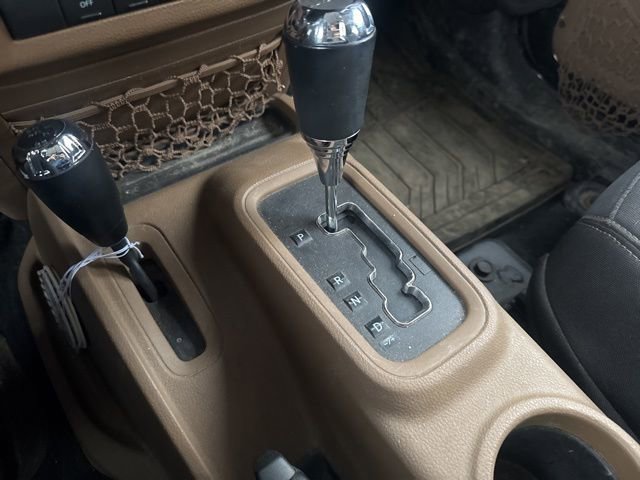 Used 2014 Jeep Wrangler Unlimited Sahara w/ Dual Top Group image 18