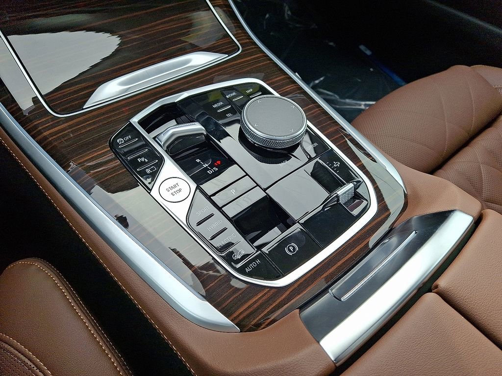 Used 2026 BMW X5 xDrive50e image 13