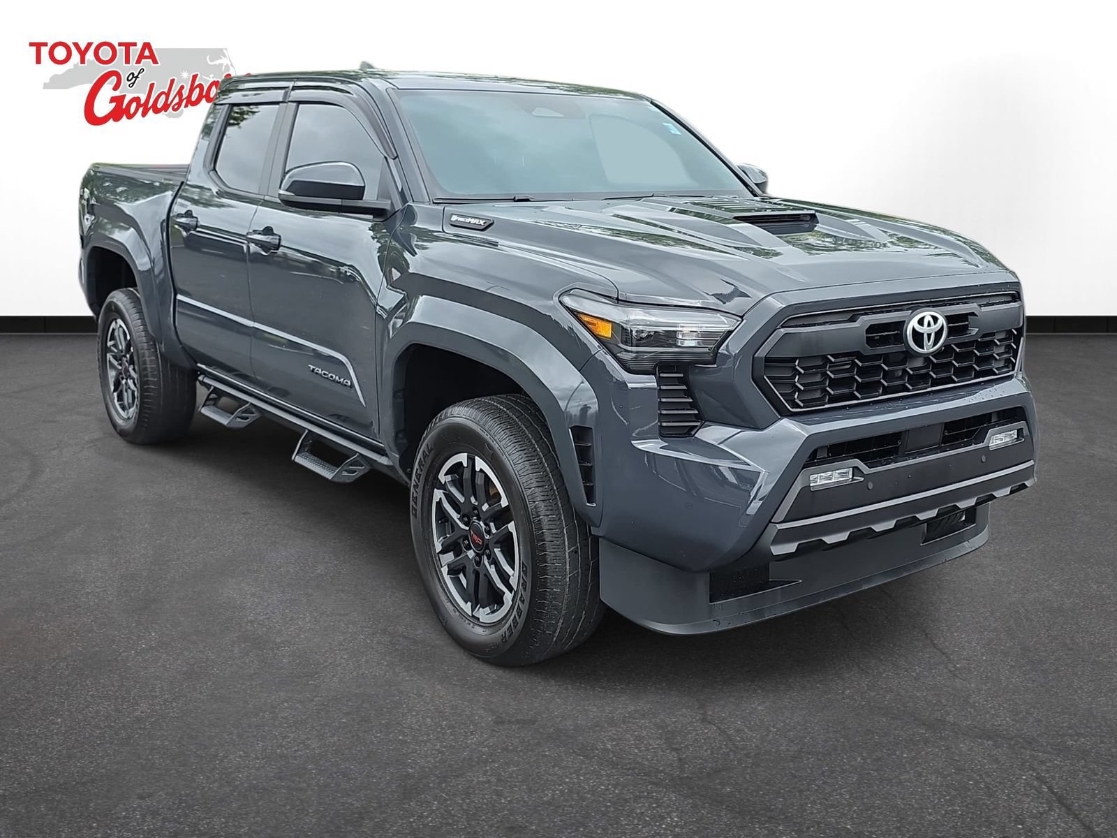 Used 2024 Toyota Tacoma TRD Sport w/ TRD Sport Upgrade Package AWD/4WD image 3