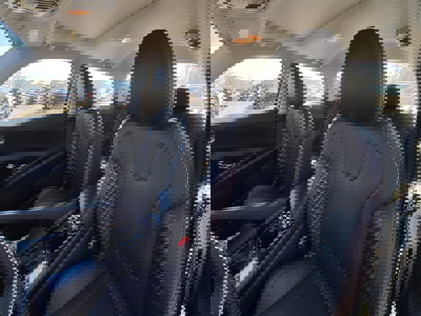 Used 2021 Hyundai Elantra Limited image 21