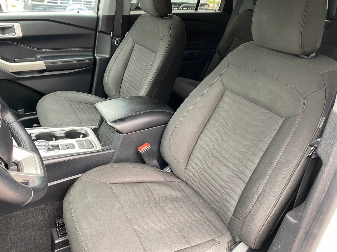 Used 2021 Ford Explorer XLT image 32