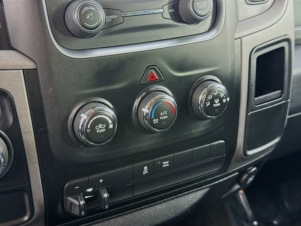 Used 2016 RAM 1500 Express RWD image 17