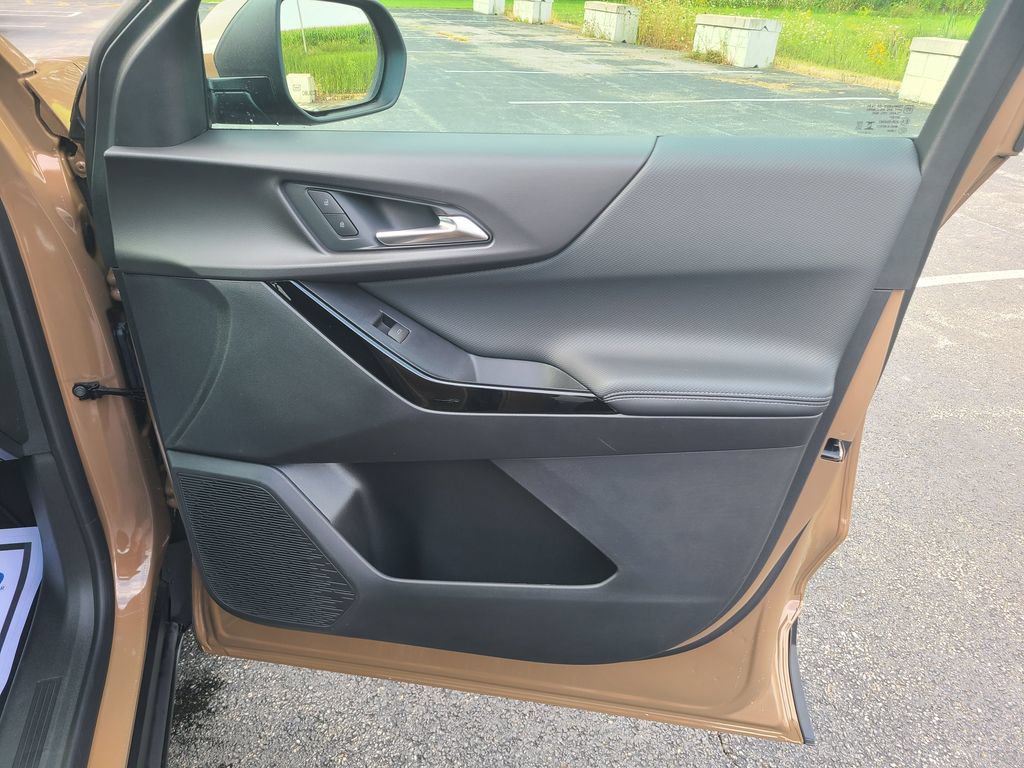New 2027 Chevrolet Equinox LT FWD image 13