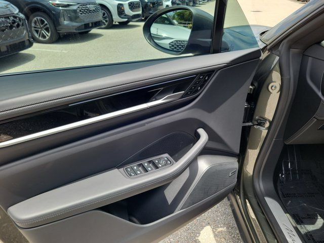 Used 2025 Porsche Macan Electric RWD image 20