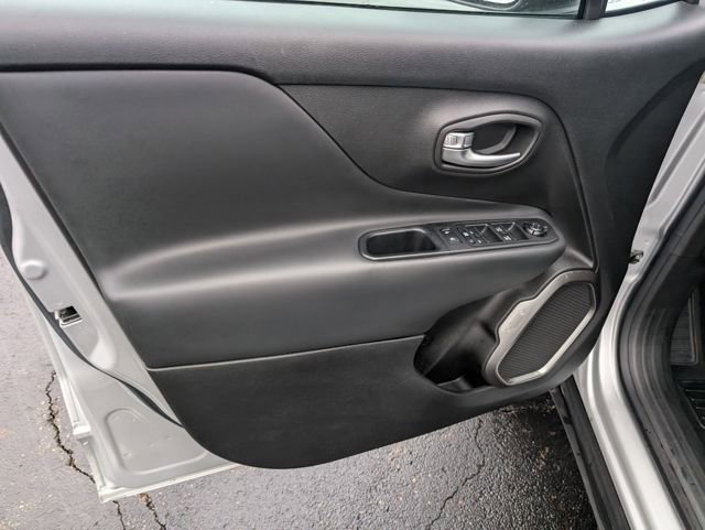 Used 2018 Jeep Renegade Limited w/ UConnect 8.4 Nav Group image 14