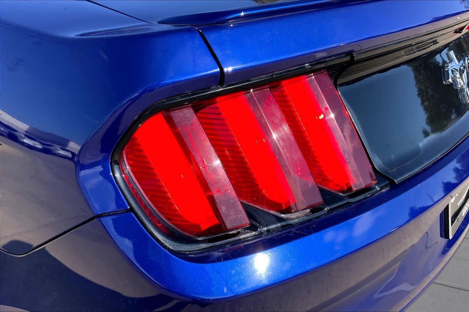 Used 2016 Ford Mustang Coupe w/ Equipment Group 051A RWD image 28