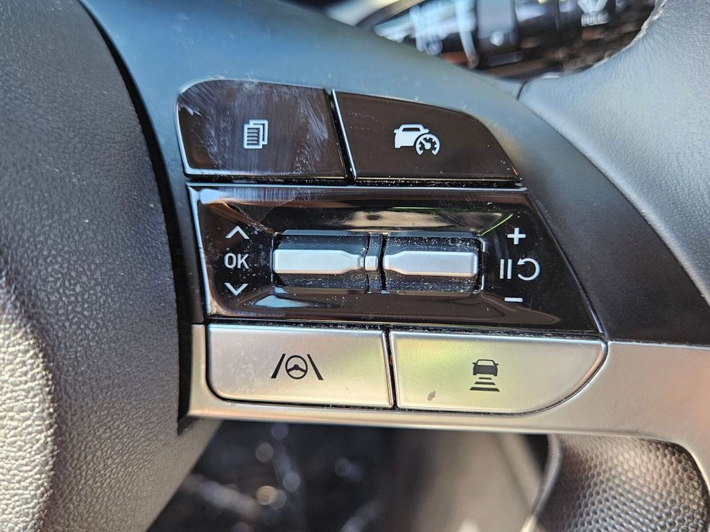 Used 2025 Hyundai Elantra SEL image 22
