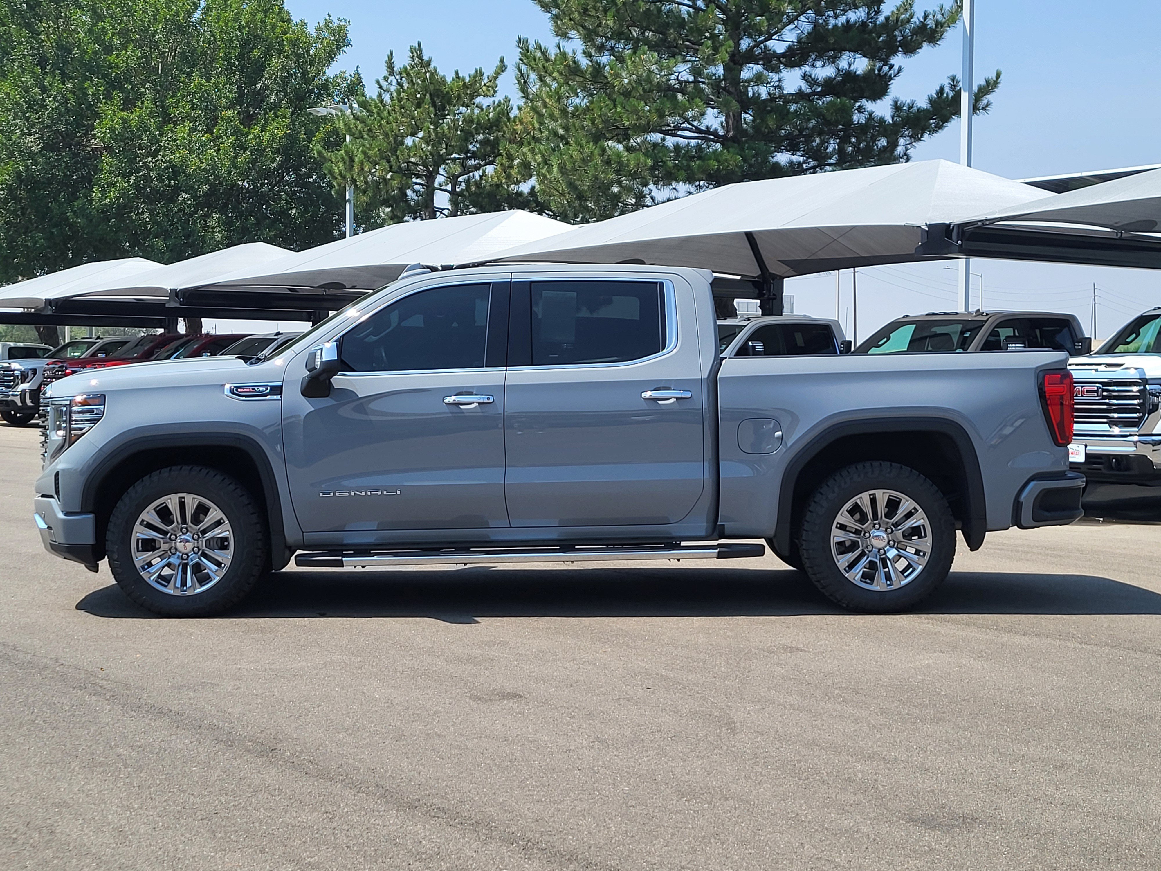 Used 2025 GMC Sierra 1500 Denali AWD/4WD image 4