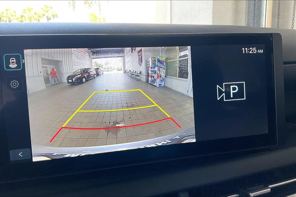 Used 2025 Hyundai Tucson SE FWD image 12