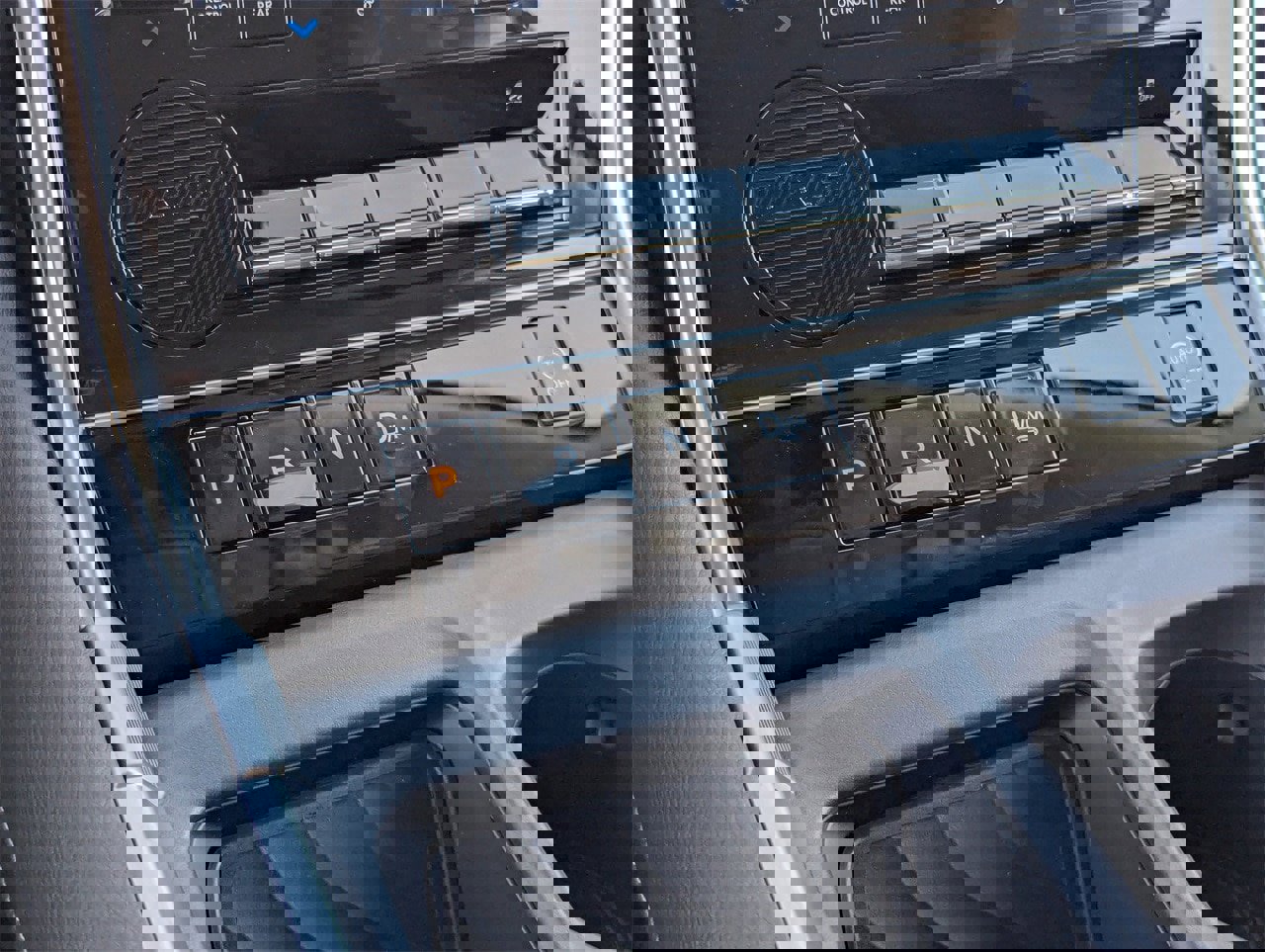 New 2025 Nissan Armada SV image 18