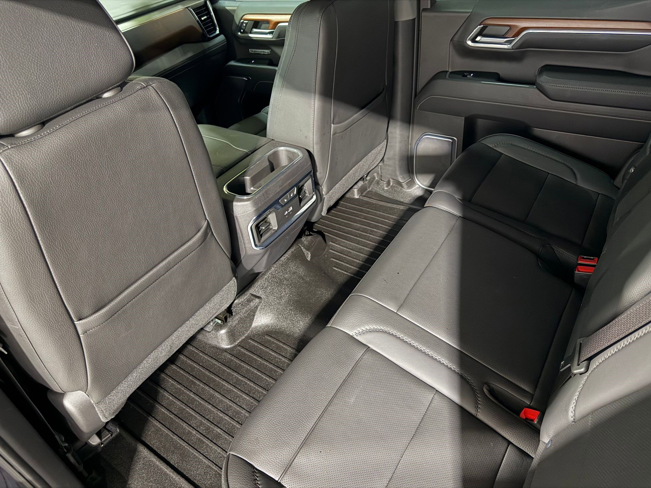 Used 2023 GMC Sierra 1500 Denali w/ Technology Package AWD/4WD image 13