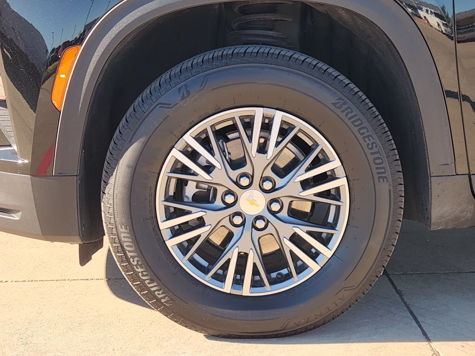 Certified 2026 Chevrolet Traverse LT w/ Driver Confidence Package FWD image 15