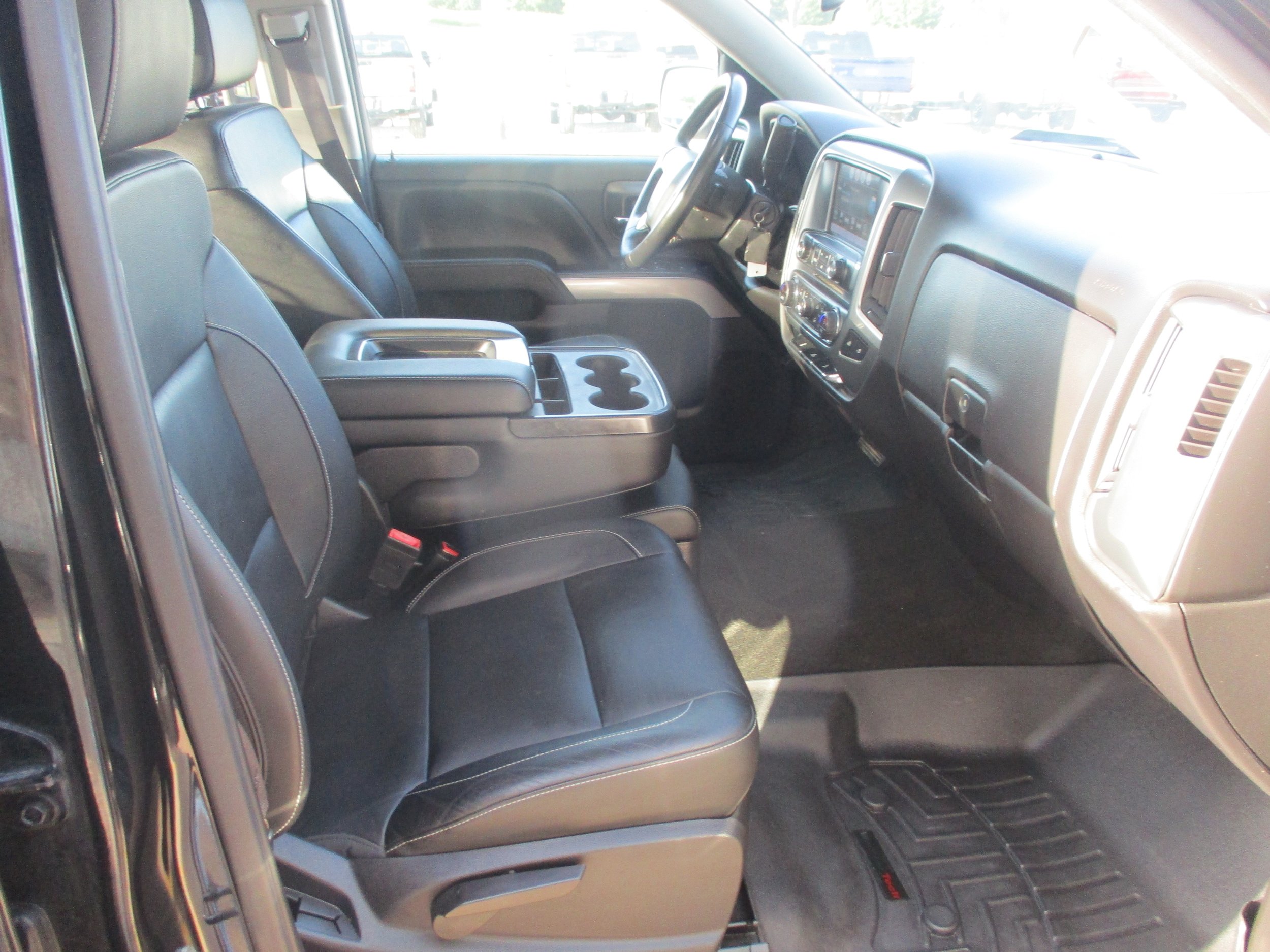 Used 2017 Chevrolet Silverado 1500 LT w/ All Star Edition AWD/4WD image 12