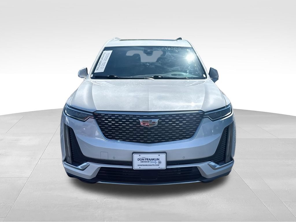 Used 2024 Cadillac XT6 Premium Luxury w/ Technology Package AWD/4WD image 4