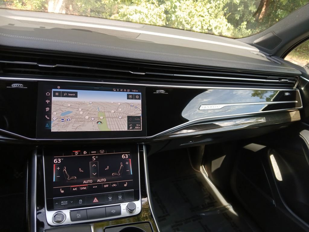 Used 2025 Audi Q7 3.0T Premium Plus image 17